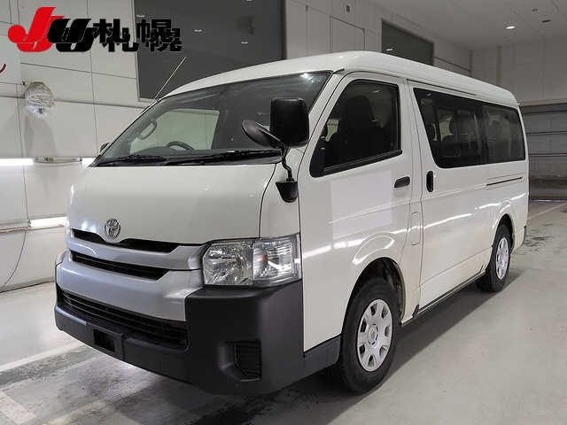 TOYOTA HIACE — фото