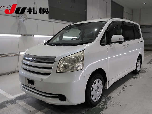 TOYOTA NOAH — фото