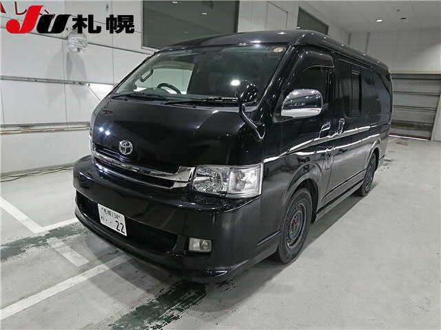 TOYOTA HIACE — фото