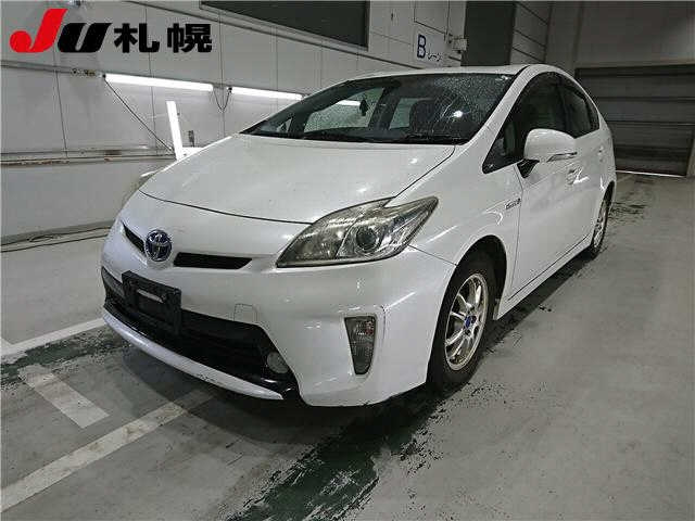 TOYOTA PRIUS — фото