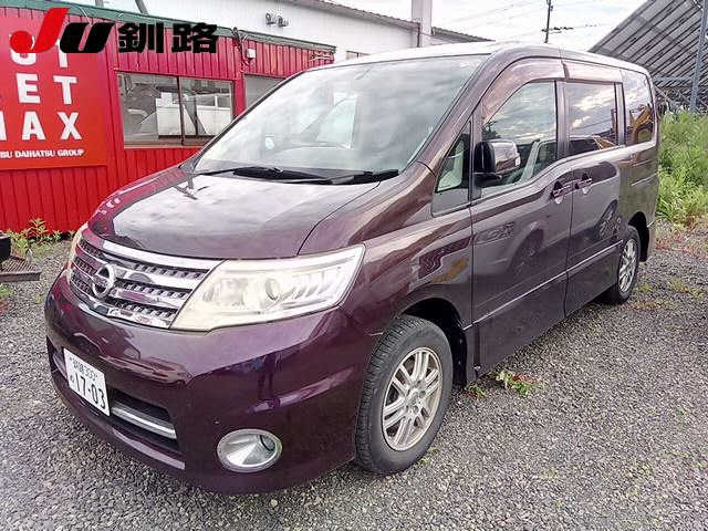 NISSAN SERENA — фото