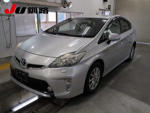 TOYOTA PRIUS — фото