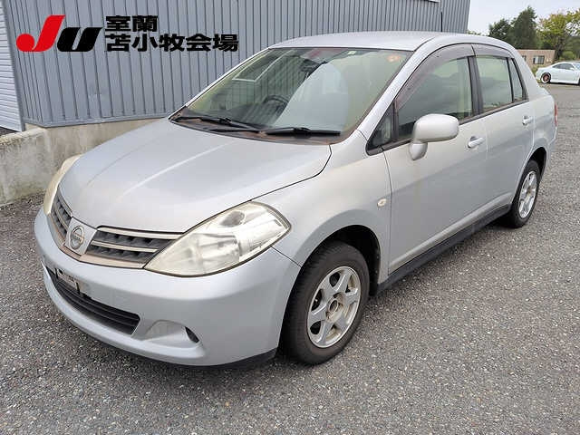 NISSAN TIIDA — фото