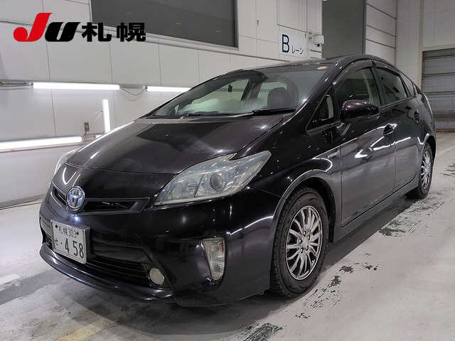 TOYOTA PRIUS — фото