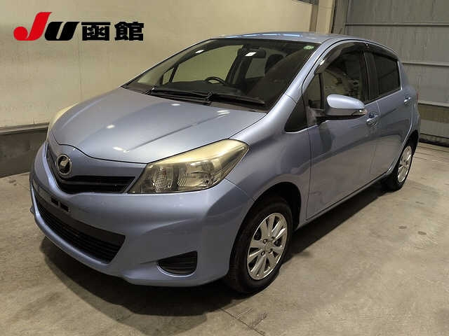 TOYOTA VITZ — фото