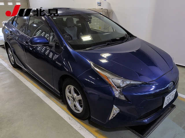 TOYOTA PRIUS — фото
