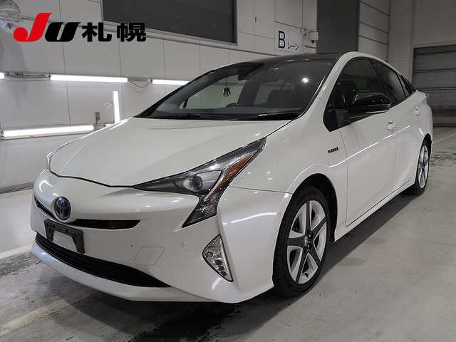 TOYOTA PRIUS — фото
