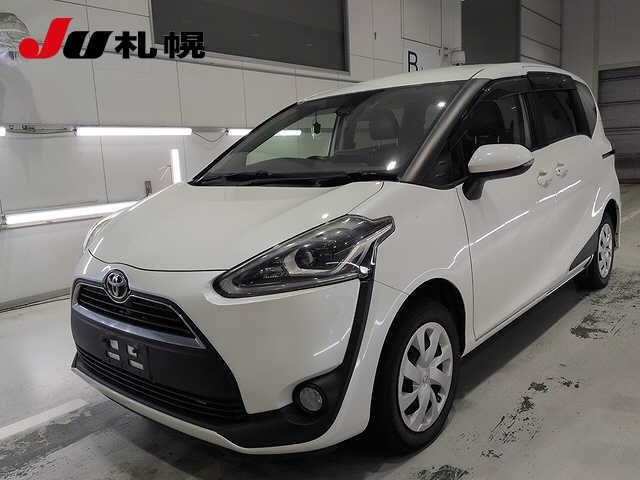 TOYOTA SIENTA — фото