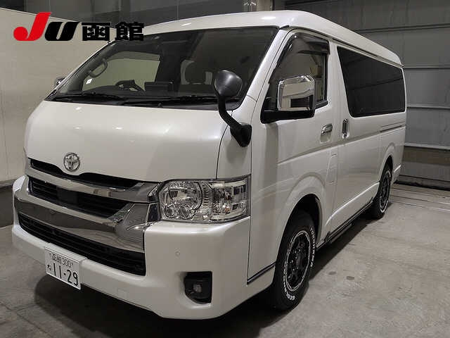 TOYOTA HIACE — фото