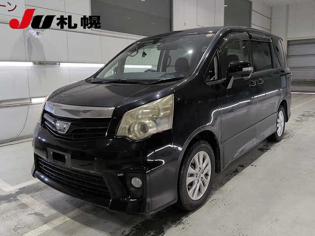 TOYOTA NOAH — фото