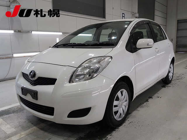 TOYOTA VITZ — фото