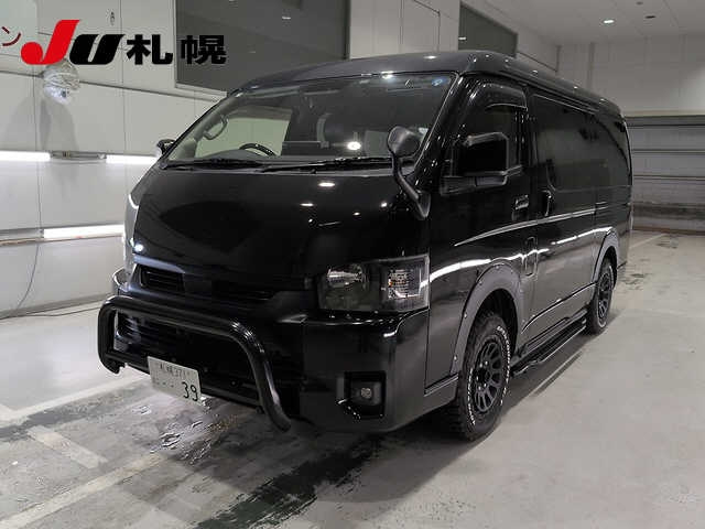 TOYOTA HIACE — фото
