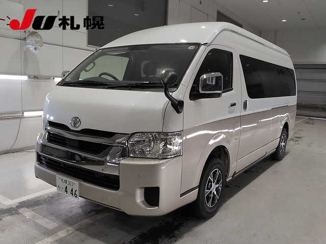 TOYOTA HIACE — фото
