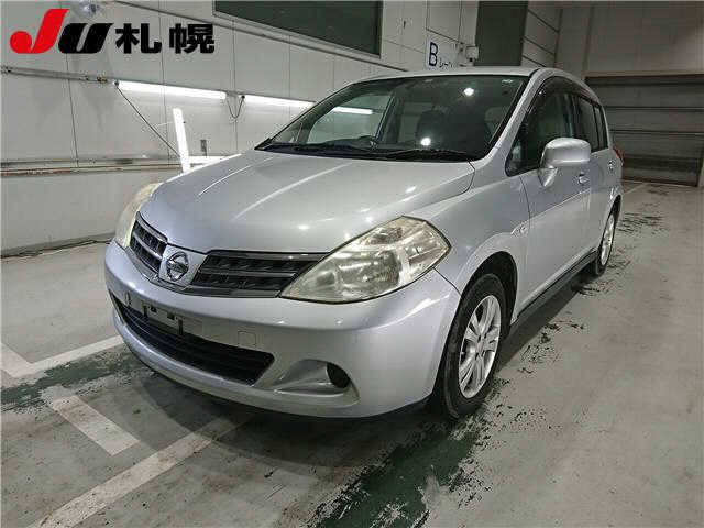 NISSAN TIIDA — фото