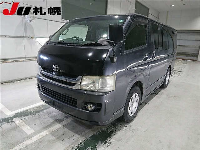 TOYOTA HIACE — фото