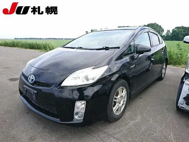 TOYOTA PRIUS — фото