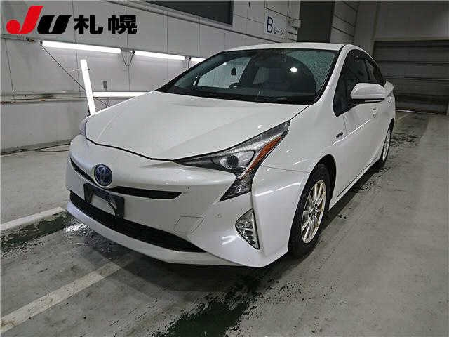 TOYOTA PRIUS — фото