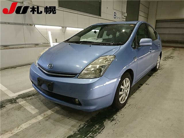 TOYOTA PRIUS — фото