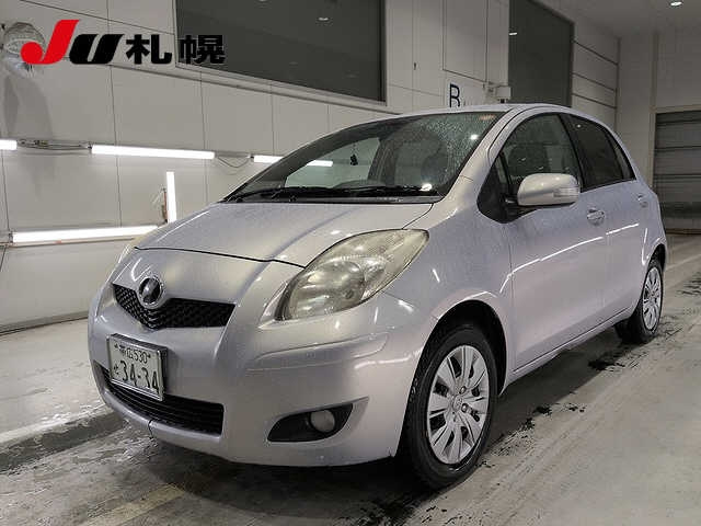 TOYOTA VITZ — фото