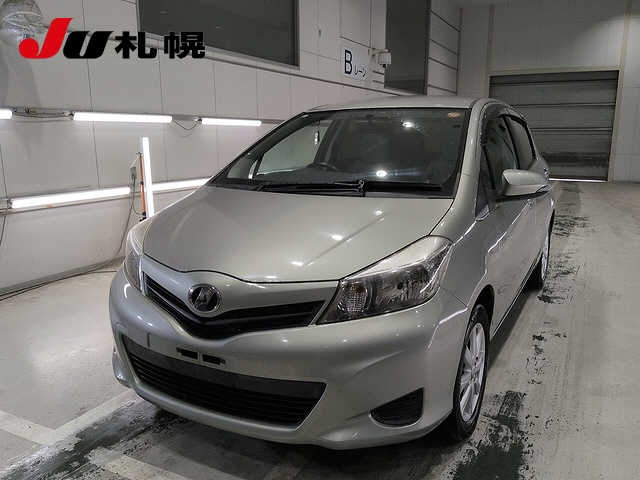 TOYOTA VITZ — фото