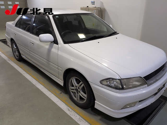 TOYOTA CARINA — фото