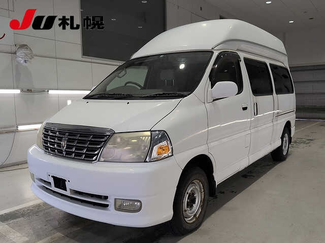 TOYOTA HIACE — фото