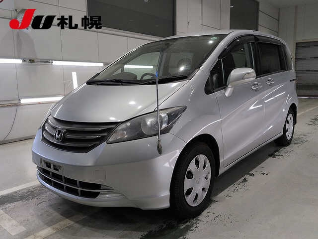 HONDA FREED — фото
