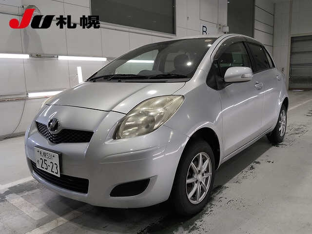 TOYOTA VITZ — фото