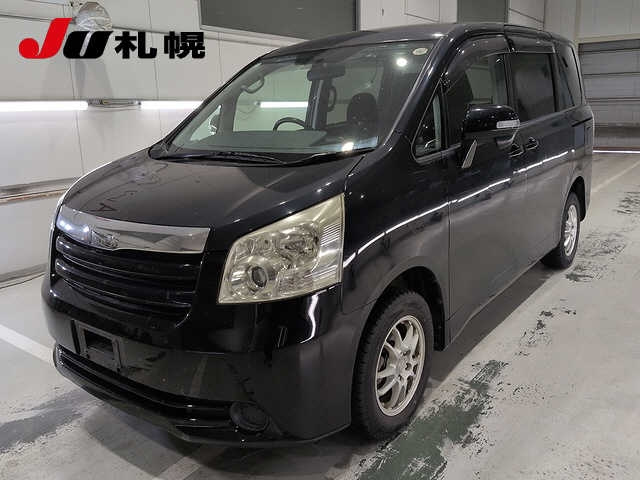TOYOTA NOAH — фото