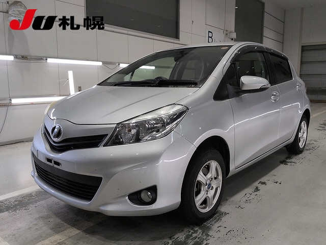 TOYOTA VITZ — фото