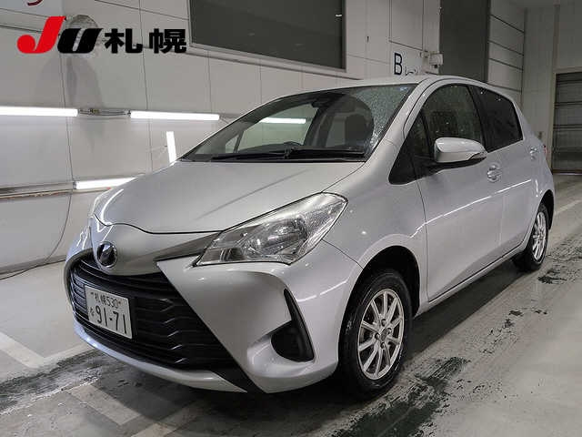 TOYOTA VITZ — фото