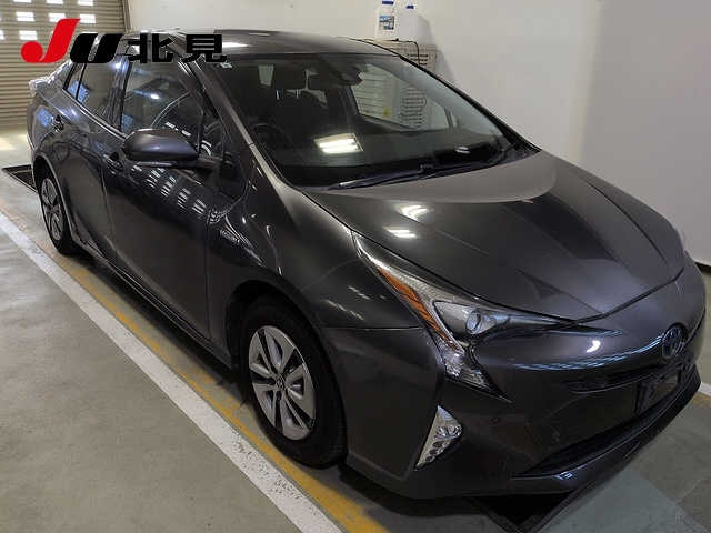 TOYOTA PRIUS — фото