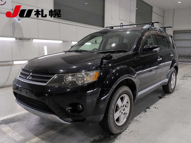 MITSUBISHI OUTLANDER — фото