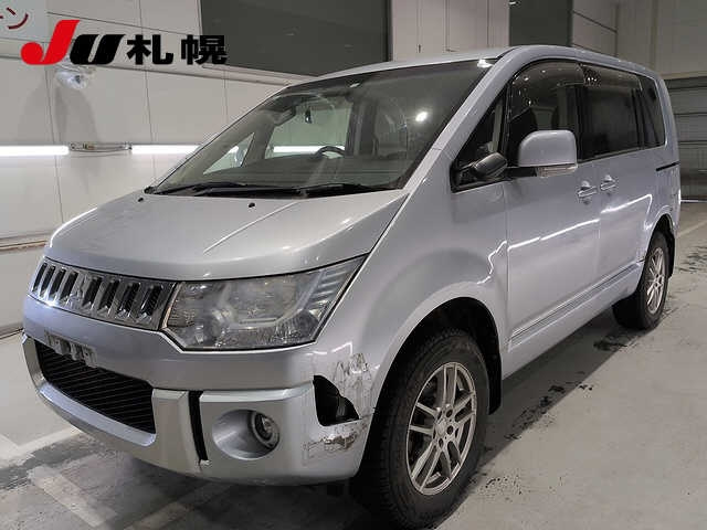 MITSUBISHI DELICA — фото