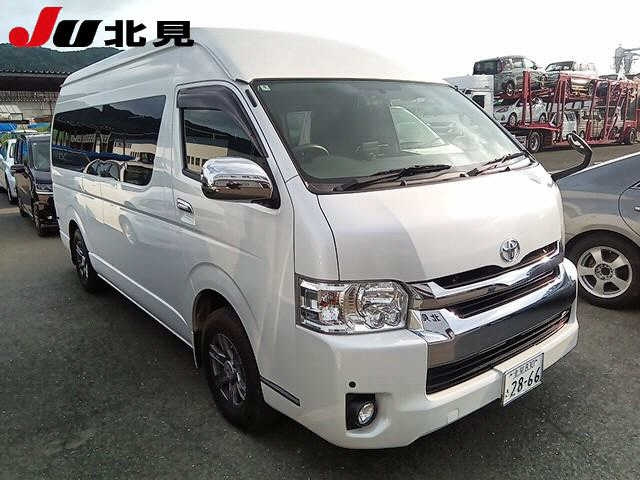 TOYOTA HIACE — фото