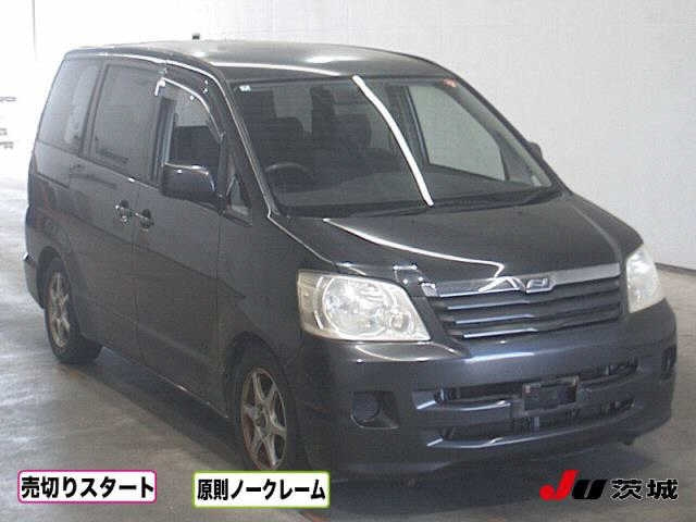 TOYOTA NOAH — фото