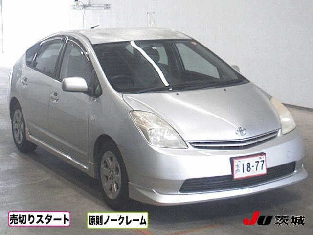 TOYOTA PRIUS — фото