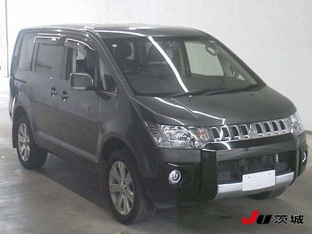 MITSUBISHI DELICA — фото
