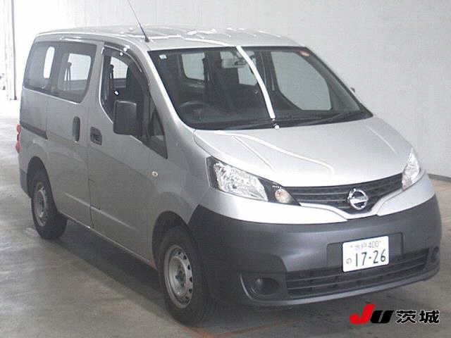 NISSAN NV200 — фото
