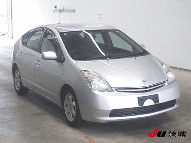 TOYOTA PRIUS — фото