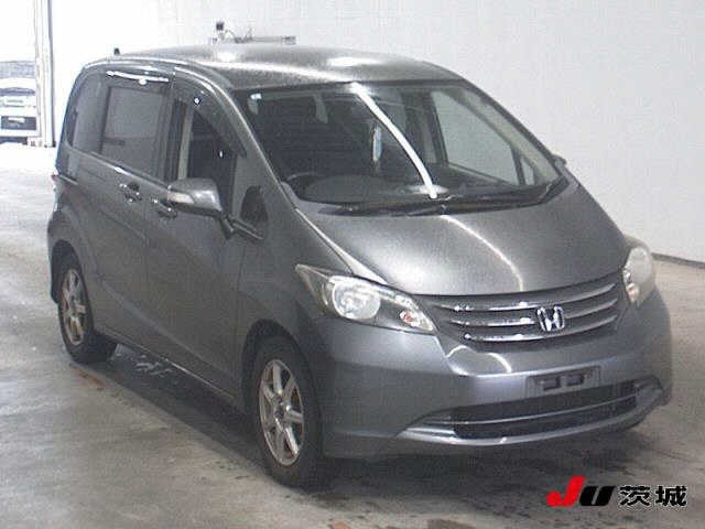 HONDA FREED — фото