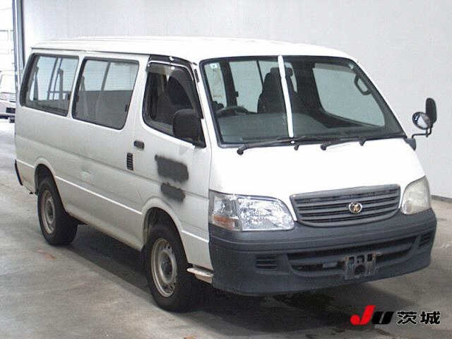 TOYOTA HIACE — фото