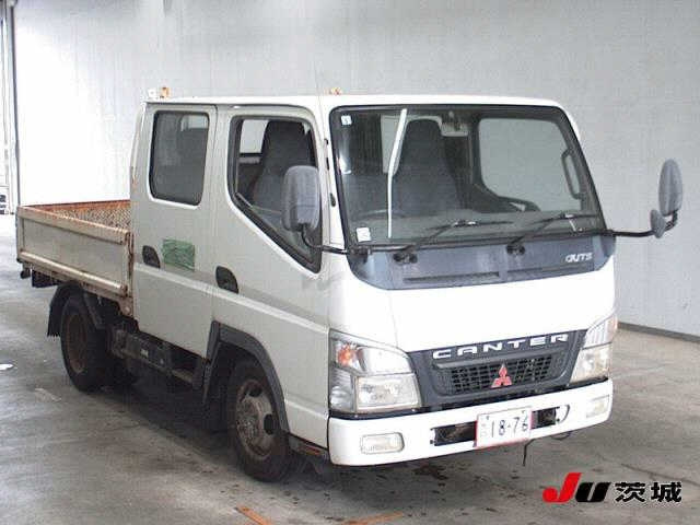 MITSUBISHI CANTER — фото