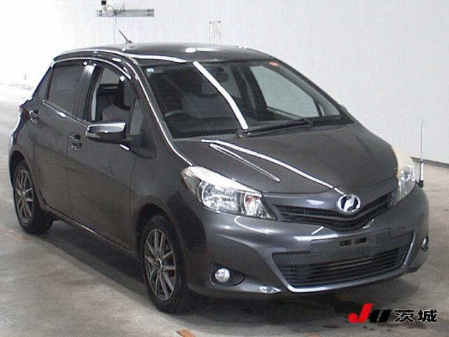 TOYOTA VITZ — фото