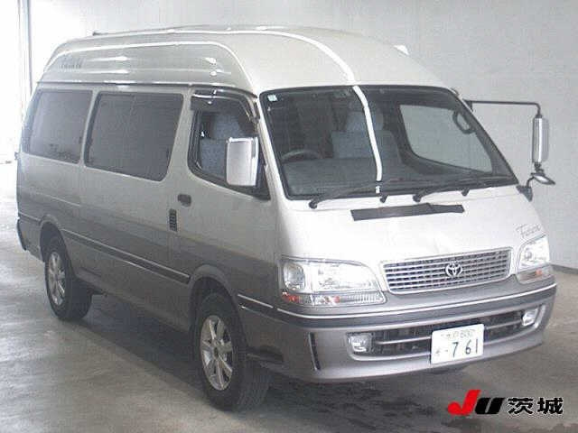 TOYOTA HIACE — фото