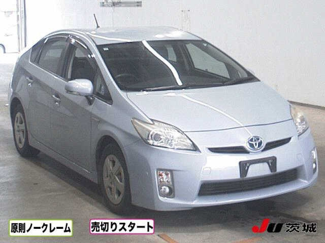 TOYOTA PRIUS — фото