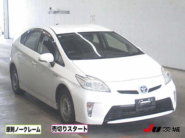 TOYOTA PRIUS — фото