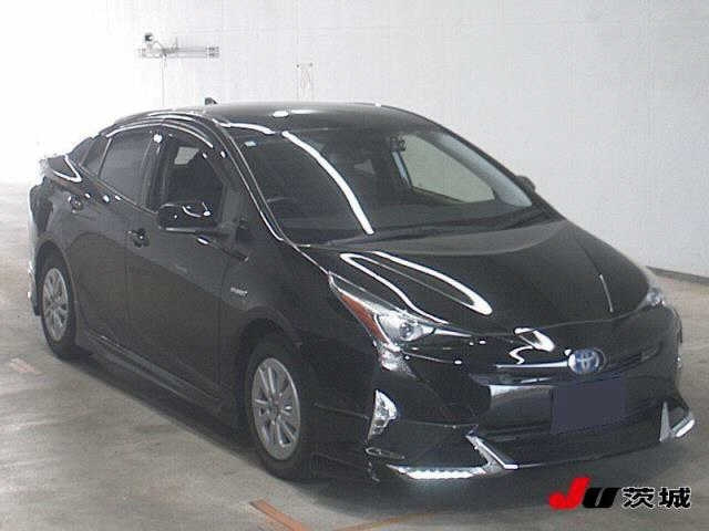 TOYOTA PRIUS — фото