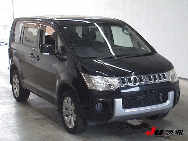 MITSUBISHI DELICA — фото
