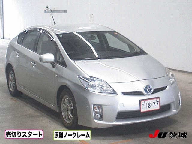 TOYOTA PRIUS — фото